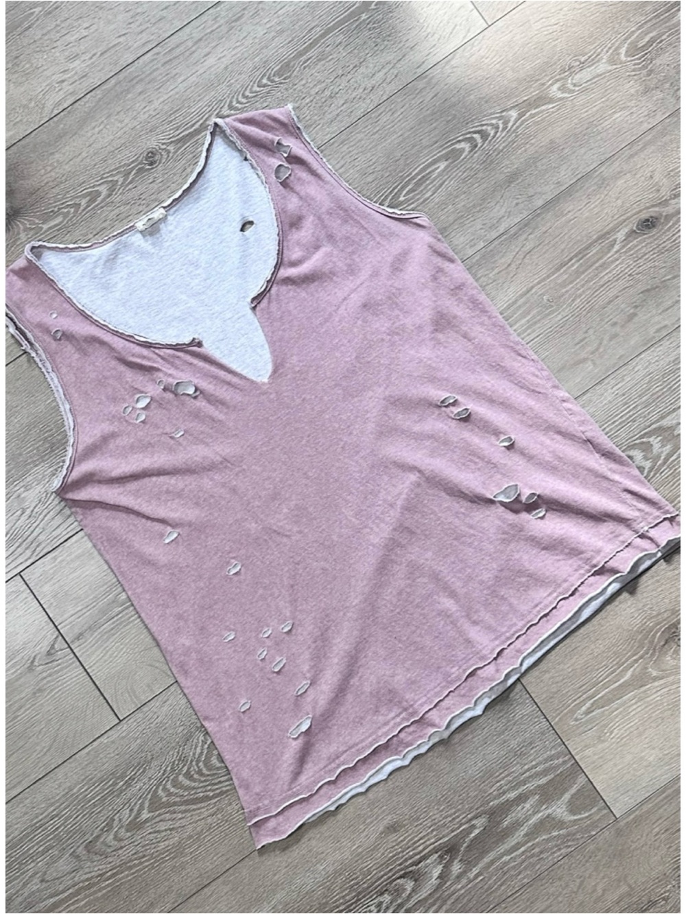 POL Distressed Scoop V-Neck Vintage-Wash Tank Top Mauve/Dusty Rose